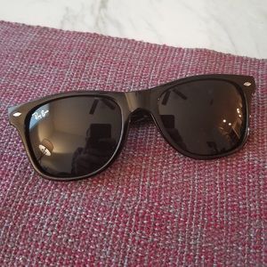 😎 Black Ray Ban Wayfarer NEW!